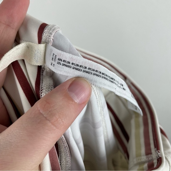 Free People FP Movement White Red Striped Infinity Cropped Leggings Size Small - Picture 8 of 8